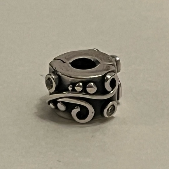 Pandora Sterling Silver Clear CZ Tendril Vine Clip Charm - Picture 5 of 6
